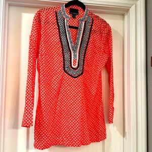 Ladies Long Sleeve Tunic Shirt with Long sleeves and Lovely Embellishment Size L
